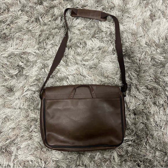 Debco brown leather University of Calgary stamped messenger shoulder bag. Used. - Picture 9 of 14